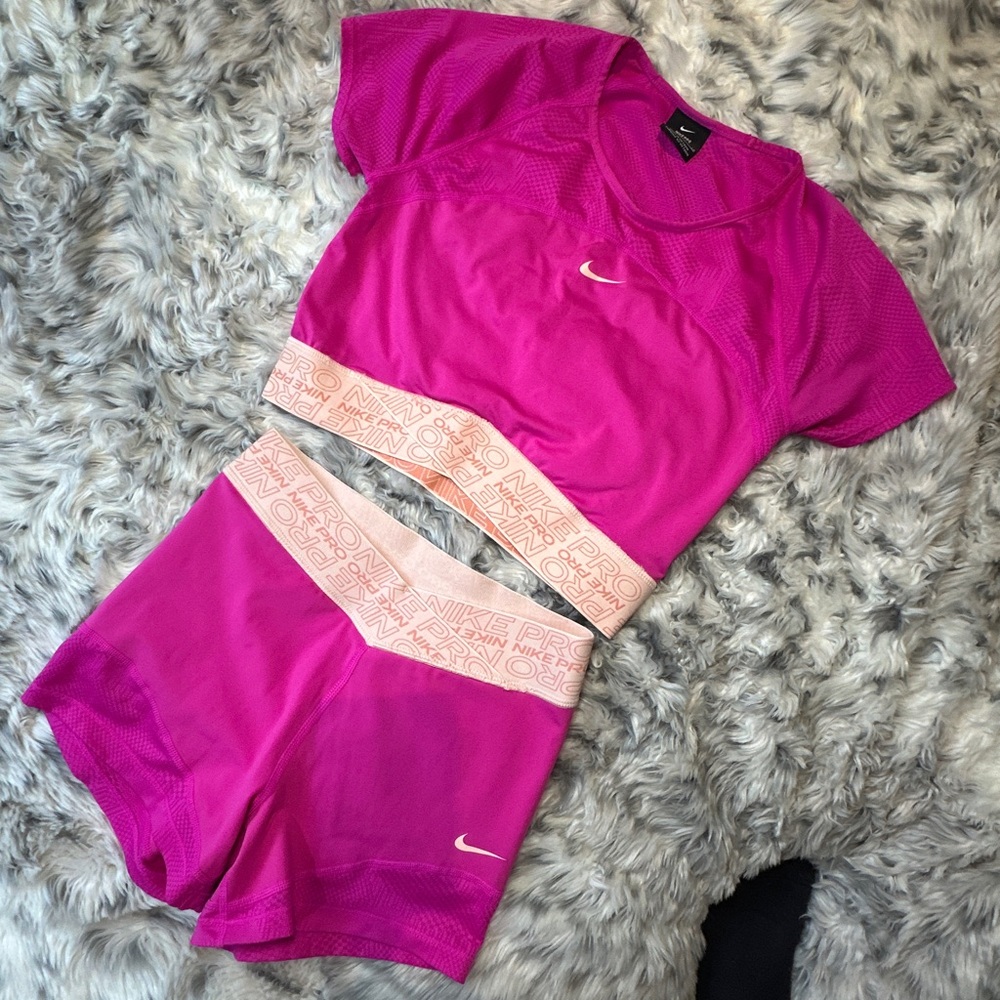 Nike Hot Pink Shorts & Top Workout Set size XS / Small Barbie gym set EUC girly - Picture 6 of 12